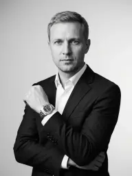 Деловой ч/б (мужской): Деловой портрет с часами ч/б (мужской), кадр 1