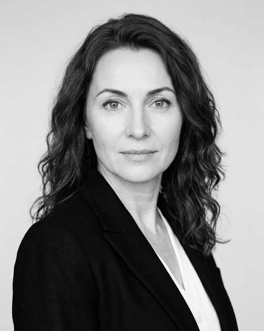 Деловой headshot ч/б (ж)