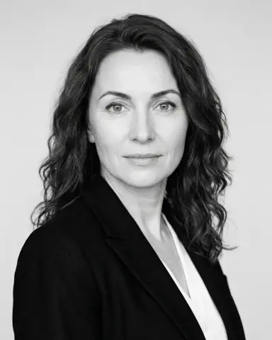 Деловой headshot ч/б (ж)