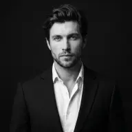 Студийная ЧБ для него: Аватар head-and-shoulders, кадр 4