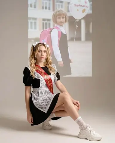 С лентой и постером детства