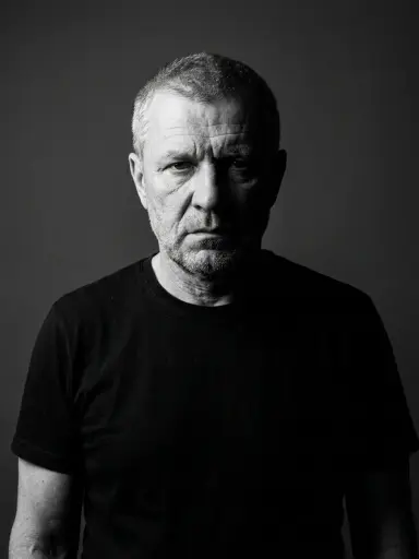 Мужской ч/б: жёсткий боковой свет — пример 3