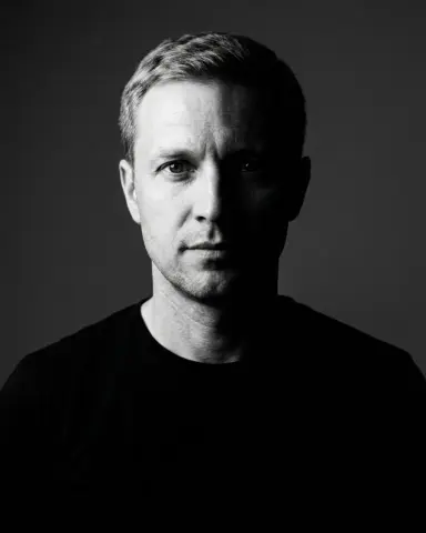 Ч/б: жёсткий боковой свет